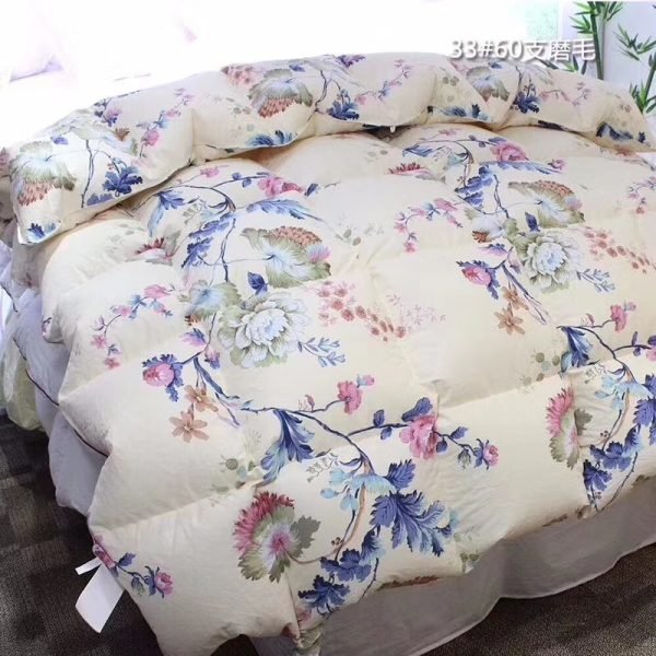 Luxury Down Comforter – Cloud-Soft Comfort Meets a Vibrant Color Palette